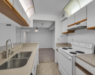 2506 Se Anchorage Cove - Photo Thumbnail 8