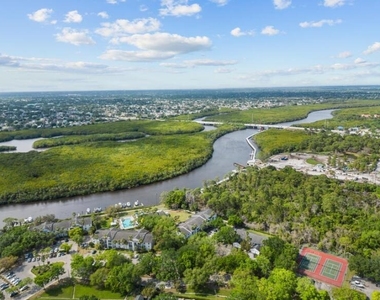 2506 Se Anchorage Cove - Photo Thumbnail 26