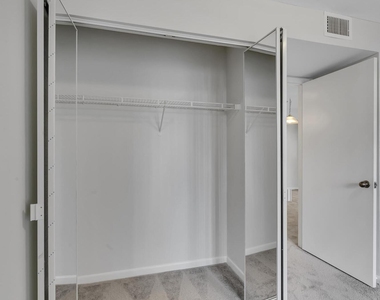 2506 Se Anchorage Cove - Photo Thumbnail 15