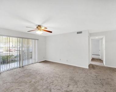 2506 Se Anchorage Cove - Photo Thumbnail 9