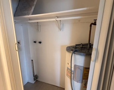 4951 Wedgewood Way - Photo Thumbnail 18