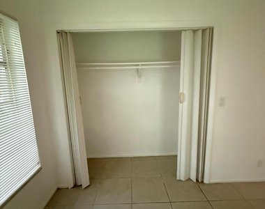4951 Wedgewood Way - Photo Thumbnail 15