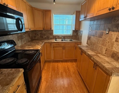 4951 Wedgewood Way - Photo Thumbnail 11
