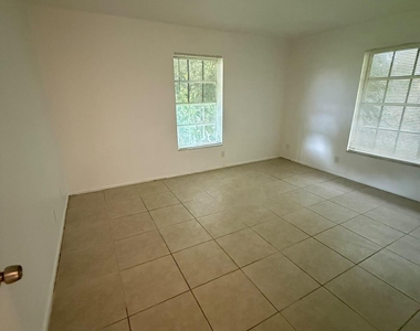 4951 Wedgewood Way - Photo Thumbnail 16