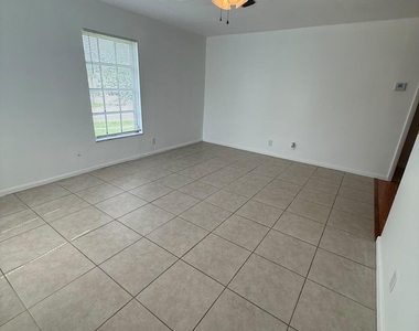 4951 Wedgewood Way - Photo Thumbnail 7