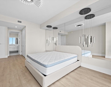 220 Lake Shore Drive - Photo Thumbnail 21