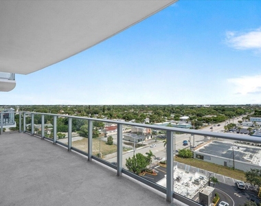 220 Lake Shore Drive - Photo Thumbnail 31