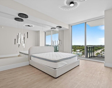 220 Lake Shore Drive - Photo Thumbnail 20