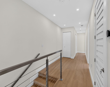 704 Sw 9th Street - Photo Thumbnail 60