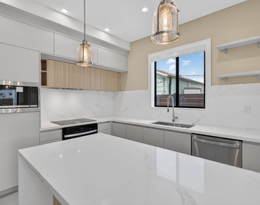 704 Sw 9th Street - Photo Thumbnail 15