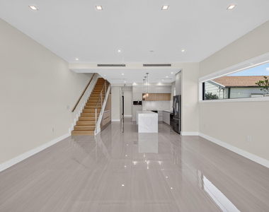 704 Sw 9th Street - Photo Thumbnail 21