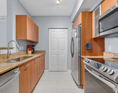 625 Casa Loma Boulevard - Photo Thumbnail 7