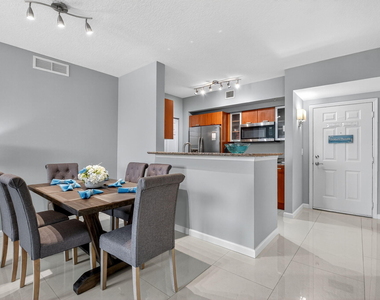 625 Casa Loma Boulevard - Photo Thumbnail 5