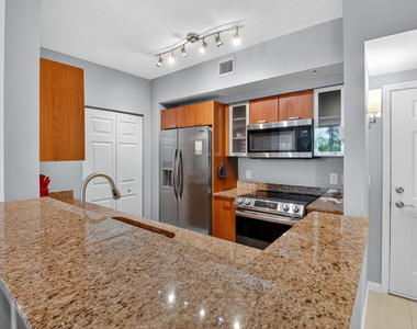 625 Casa Loma Boulevard - Photo Thumbnail 6