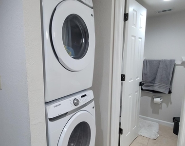 1522 Se Royal Green Circle - Photo Thumbnail 8