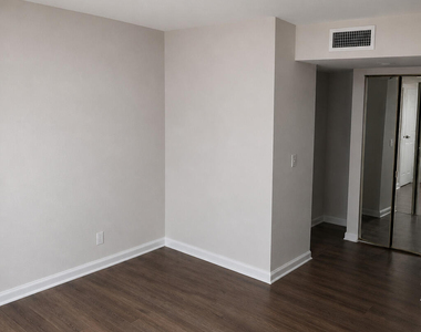 1522 Se Royal Green Circle - Photo Thumbnail 7