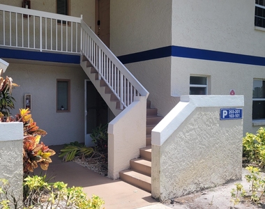 1522 Se Royal Green Circle - Photo Thumbnail 1