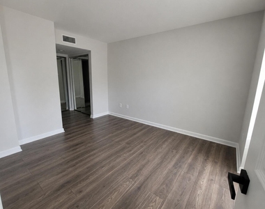1522 Se Royal Green Circle - Photo Thumbnail 6