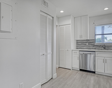 4575 Lucerne Lakes Boulevard - Photo Thumbnail 5
