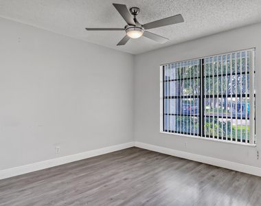 4575 Lucerne Lakes Boulevard - Photo Thumbnail 18