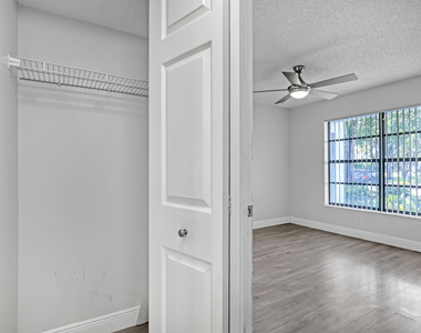 4575 Lucerne Lakes Boulevard - Photo Thumbnail 16