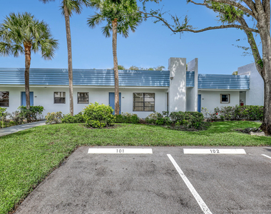 4575 Lucerne Lakes Boulevard - Photo Thumbnail 2
