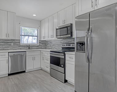 4575 Lucerne Lakes Boulevard - Photo Thumbnail 7
