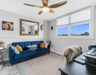 120 Royal Park Drive - Photo Thumbnail 4