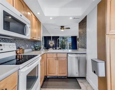 120 Royal Park Drive - Photo Thumbnail 3