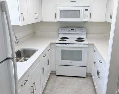 5220 Ne 14th Way - Photo Thumbnail 4