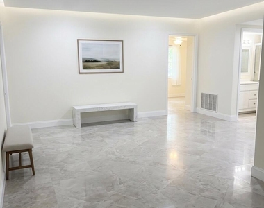 5220 Ne 14th Way - Photo Thumbnail 2