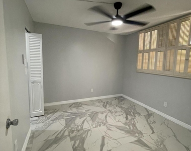 5980 Nw 64th Avenue - Photo Thumbnail 5