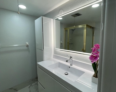 5980 Nw 64th Avenue - Photo Thumbnail 9