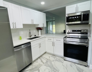 5980 Nw 64th Avenue - Photo Thumbnail 1