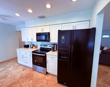 6741 Nw 26th Way - Photo Thumbnail 8