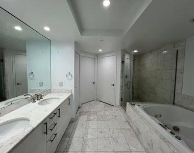1331 Brickell Bay Drive - Photo Thumbnail 15