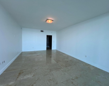 1331 Brickell Bay Drive - Photo Thumbnail 22