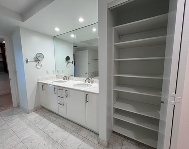 1331 Brickell Bay Drive - Photo Thumbnail 17
