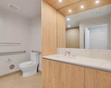 601 N Miami Avenue - Photo Thumbnail 6