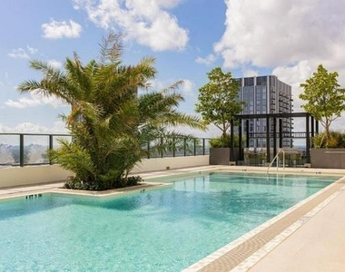 601 N Miami Avenue - Photo Thumbnail 11
