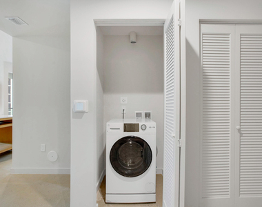 601 N Miami Avenue - Photo Thumbnail 7