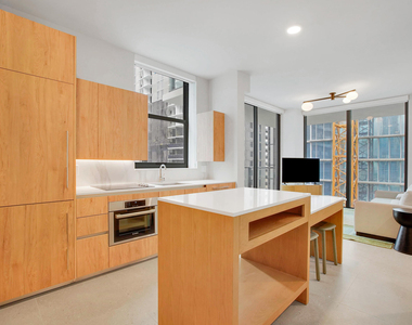 601 N Miami Avenue - Photo Thumbnail 1