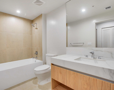 601 N Miami Avenue - Photo Thumbnail 4
