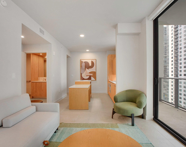 601 N Miami Avenue - Photo Thumbnail 2