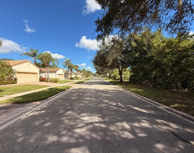 633 Nw Whitfield Way - Photo Thumbnail 16