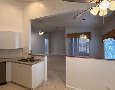 633 Nw Whitfield Way - Photo Thumbnail 5
