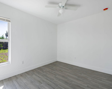 3018 Se Iris Street - Photo Thumbnail 8