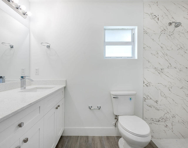 3018 Se Iris Street - Photo Thumbnail 5