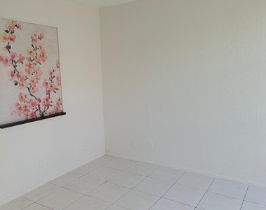 801 Three Islands Boulevard - Photo Thumbnail 7