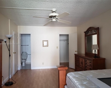 801 Three Islands Boulevard - Photo Thumbnail 6
